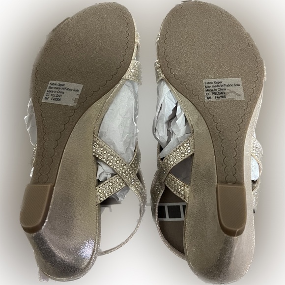 Women’s Charter Club Kelsah Open Toe Formal Strappy Sandal - Size 8M - Picture 5 of 6